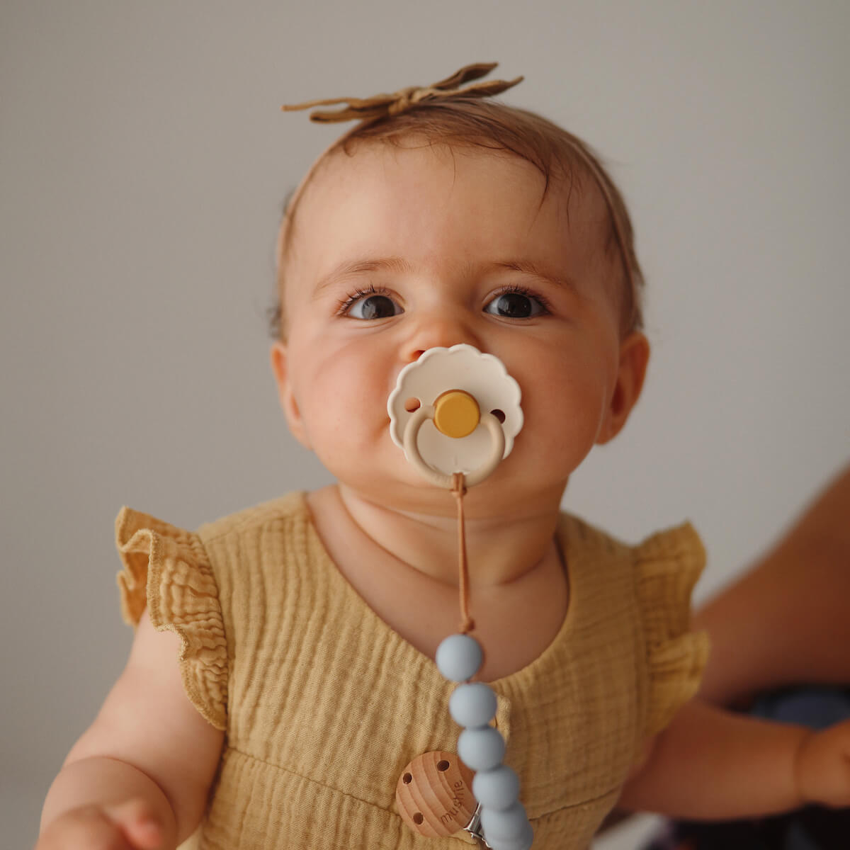 2 sucettes 6-18m DAISY Frigg Latex Chamomile-H.Gold