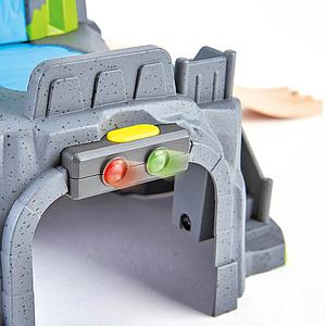 Accessoires circuit de train LIGHT AND SOUND MOUTAIN Hape