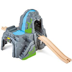 Accessoires circuit de train LIGHT AND SOUND MOUTAIN Hape