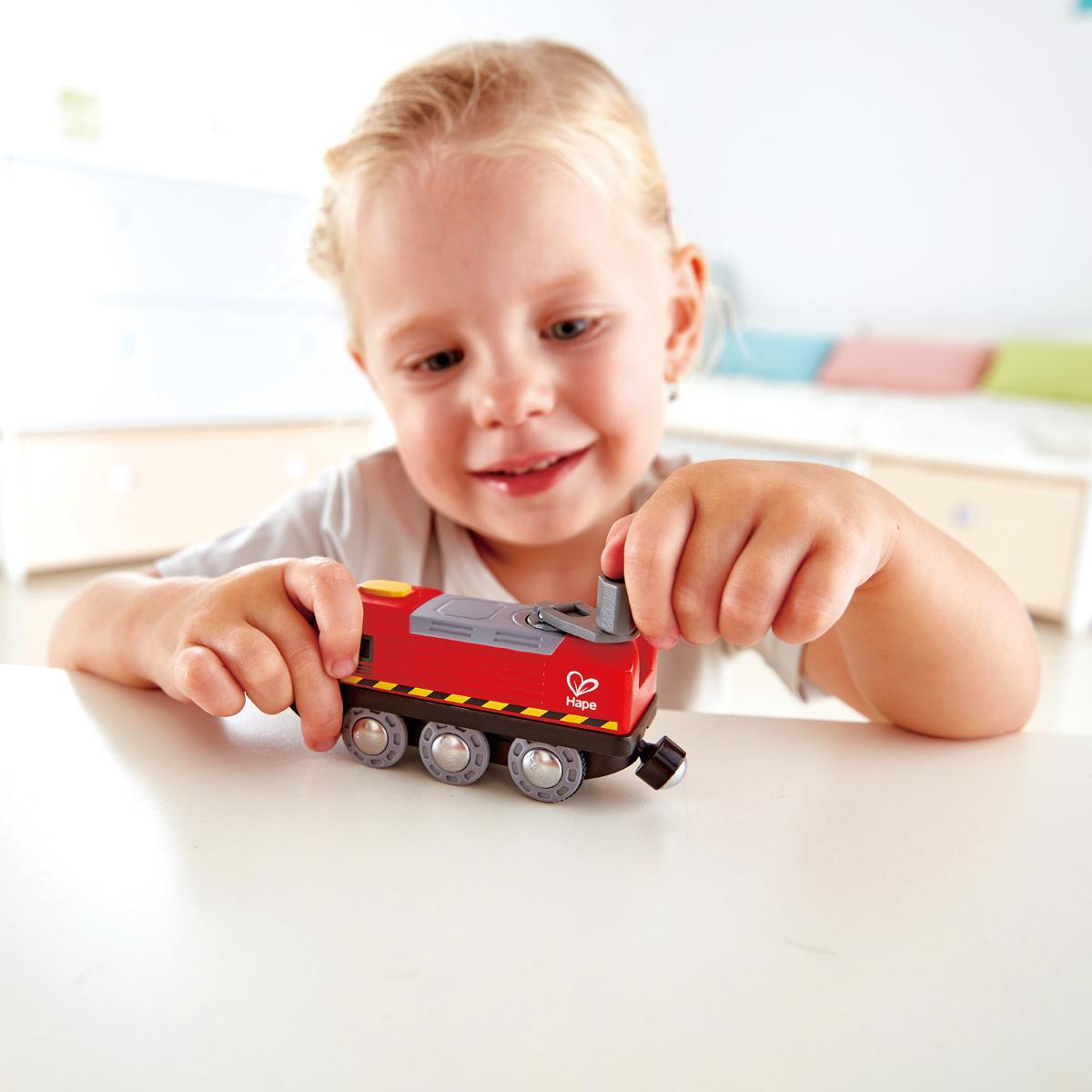 Accessoires circuit de train locomotive CRANK-POWERED TRAIN Hape