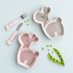 Assiette repas silicone STICK&STAY Done by Deer LALEE Sand