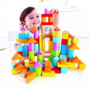 Baril de 100 cubes en bois Hape