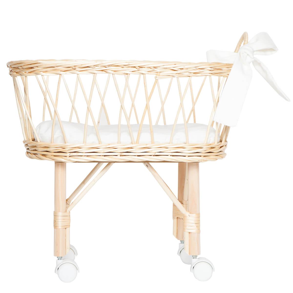 Berceau poupée en feuilles de palmier 