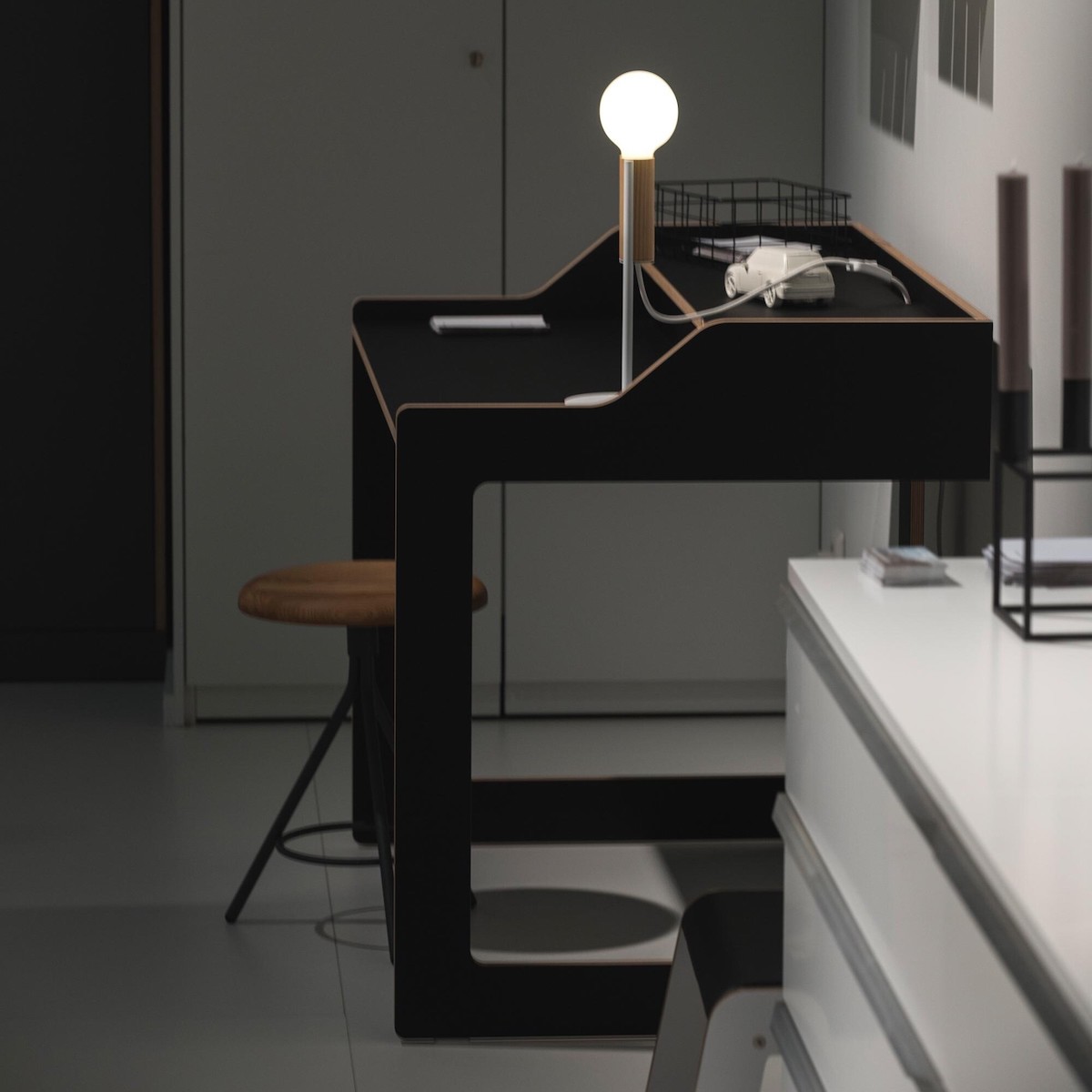 Bureau PLANE Müller Small Living anthracite