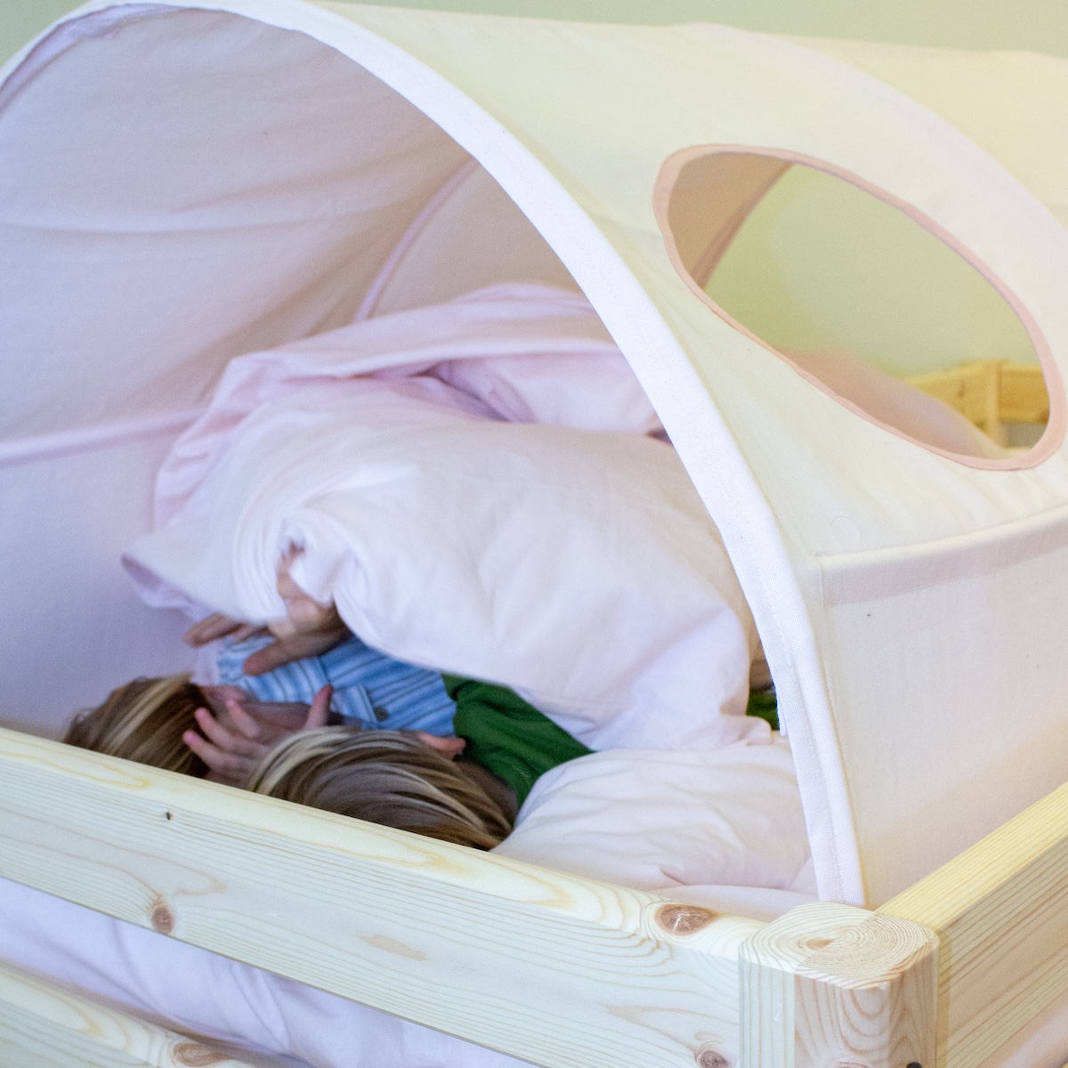 Cabane tunnel 90cm avec fenêtre Dawn Flexa mauve morn