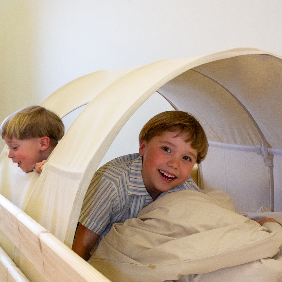 Cabane tunnel 90cm avec fenêtre Dawn Flexa warm gray