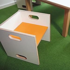 Chaise évolutive Ziggy de Breuyn Multiplex white HPL - seat orange