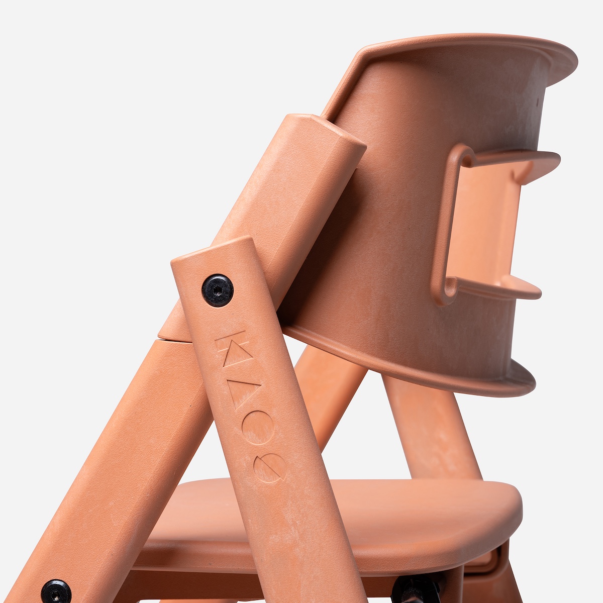 Chaise haute plastique recyclé KAOS Klapp terracotta pink