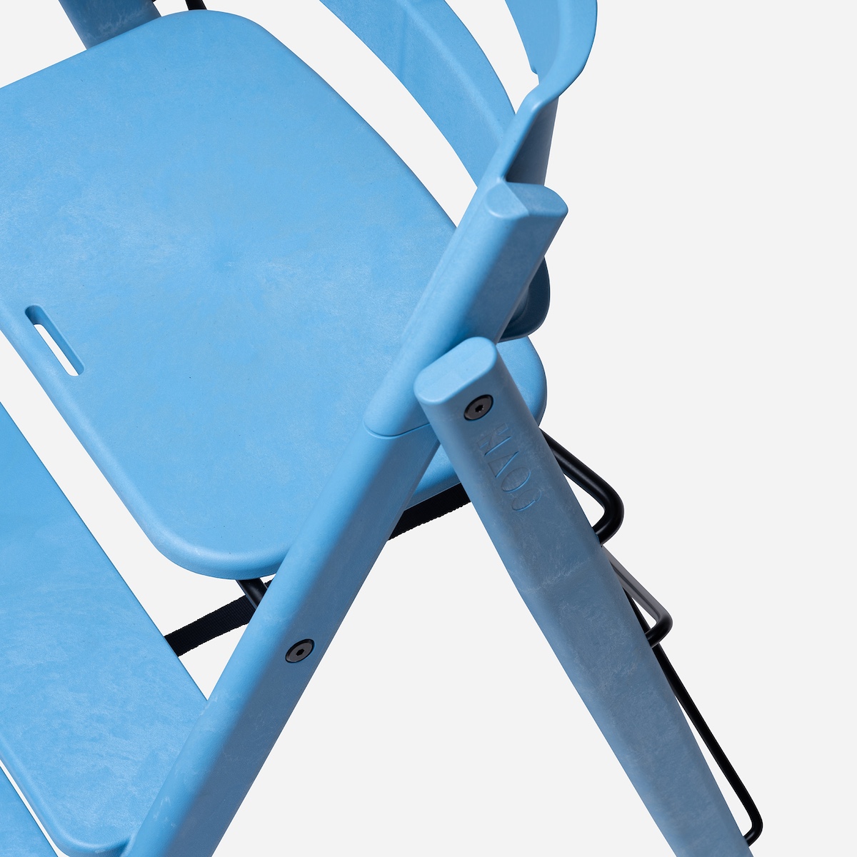 Chaise haute plastique recyclé KLAPP Kaos swedish blue