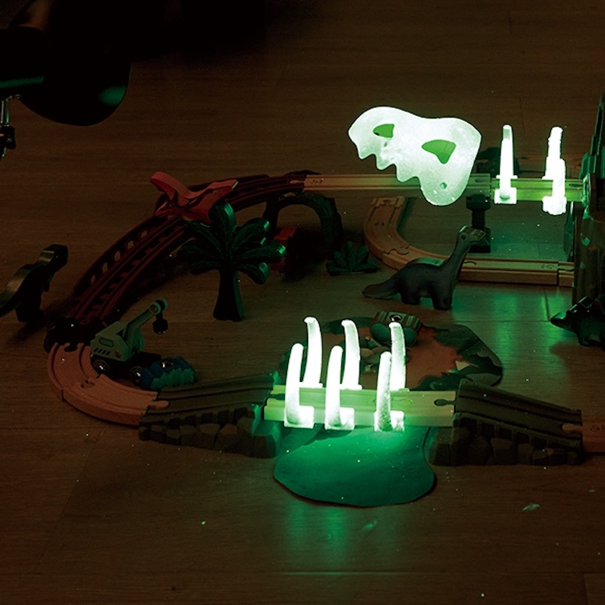 Circuit Dino Railway Adventure Set Hape