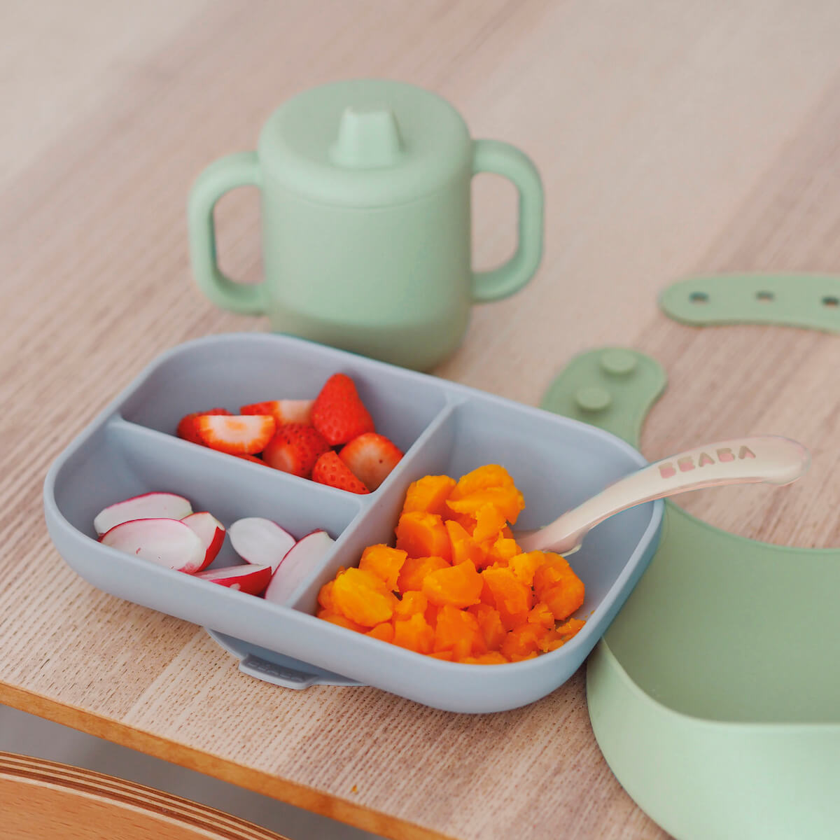 Coffret repas silicone LES ESSENTIELS Beaba grey-sage green