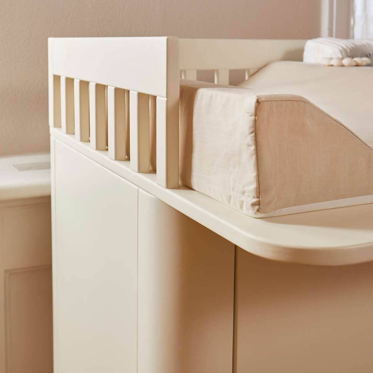 Commode à langer 2 portes NOVA Flexa Cream