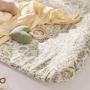 Coussin à langer Dear April Summer Flowers