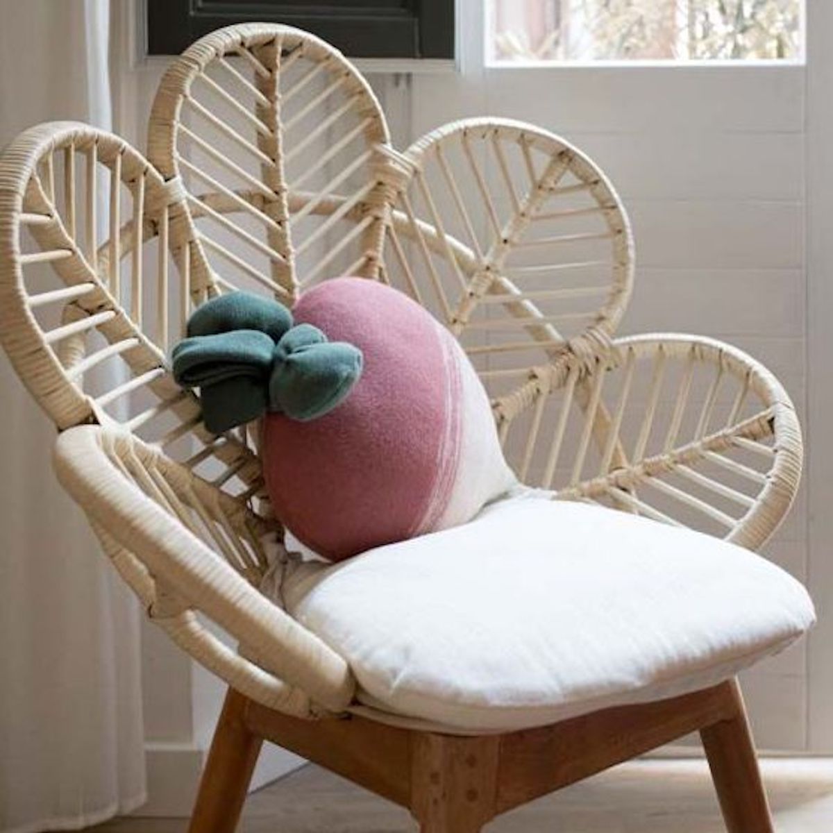 Coussin crochet radis RAMONA & RADISH Lorena Canals