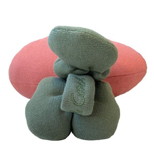 Coussin crochet radis RAMONA & RADISH Lorena Canals