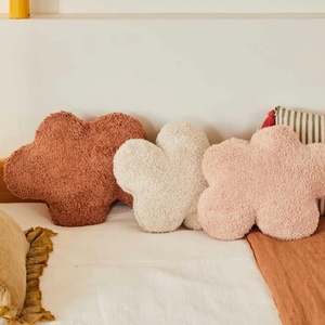 Coussin de sol 40x50cm CLOUDS Lorena Canals Rose