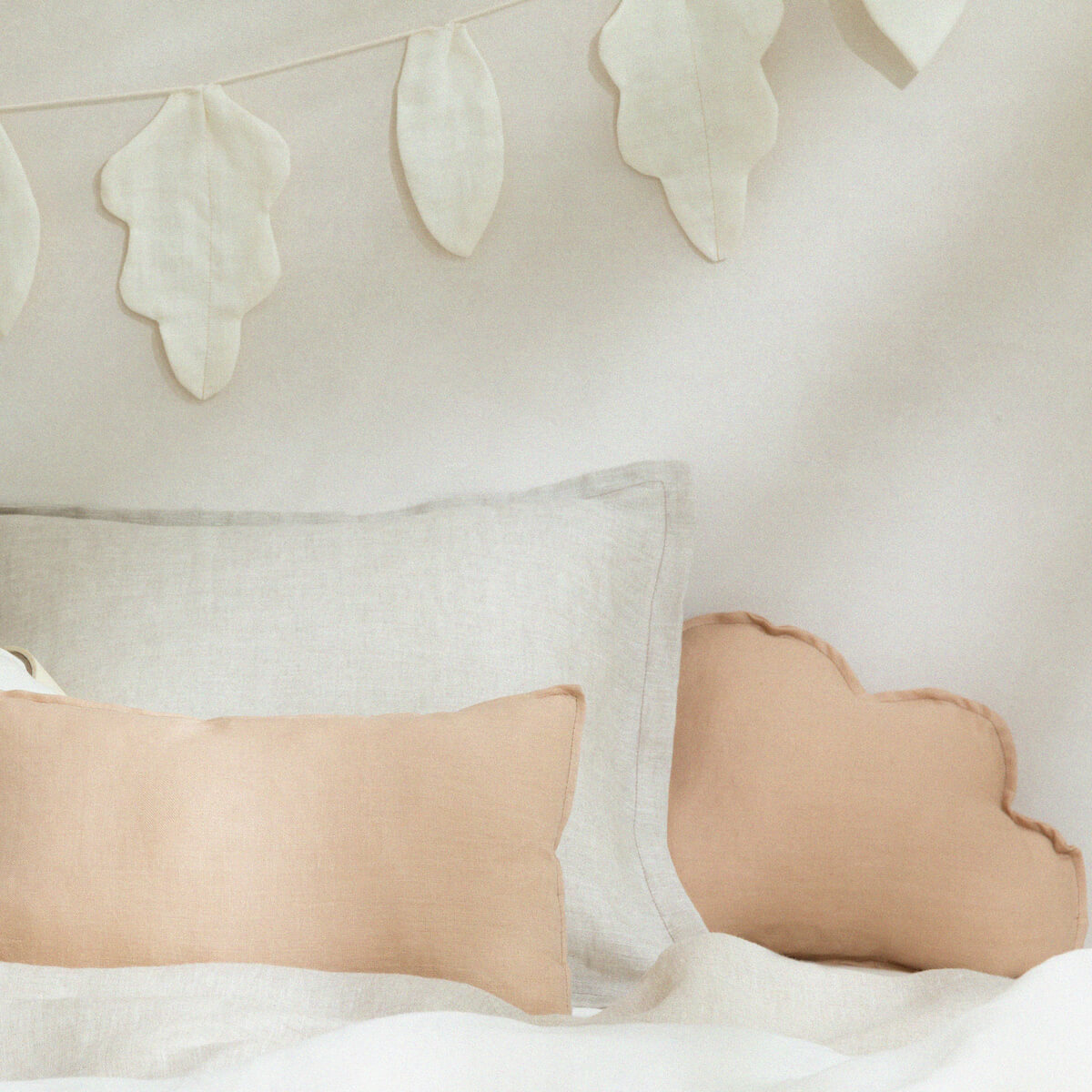 Coussin nuage LIN FRANÇAIS Nobodinoz Sand