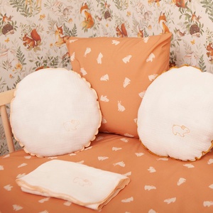 Coussin rond mousseline RABBITS brodé jaune 30cm