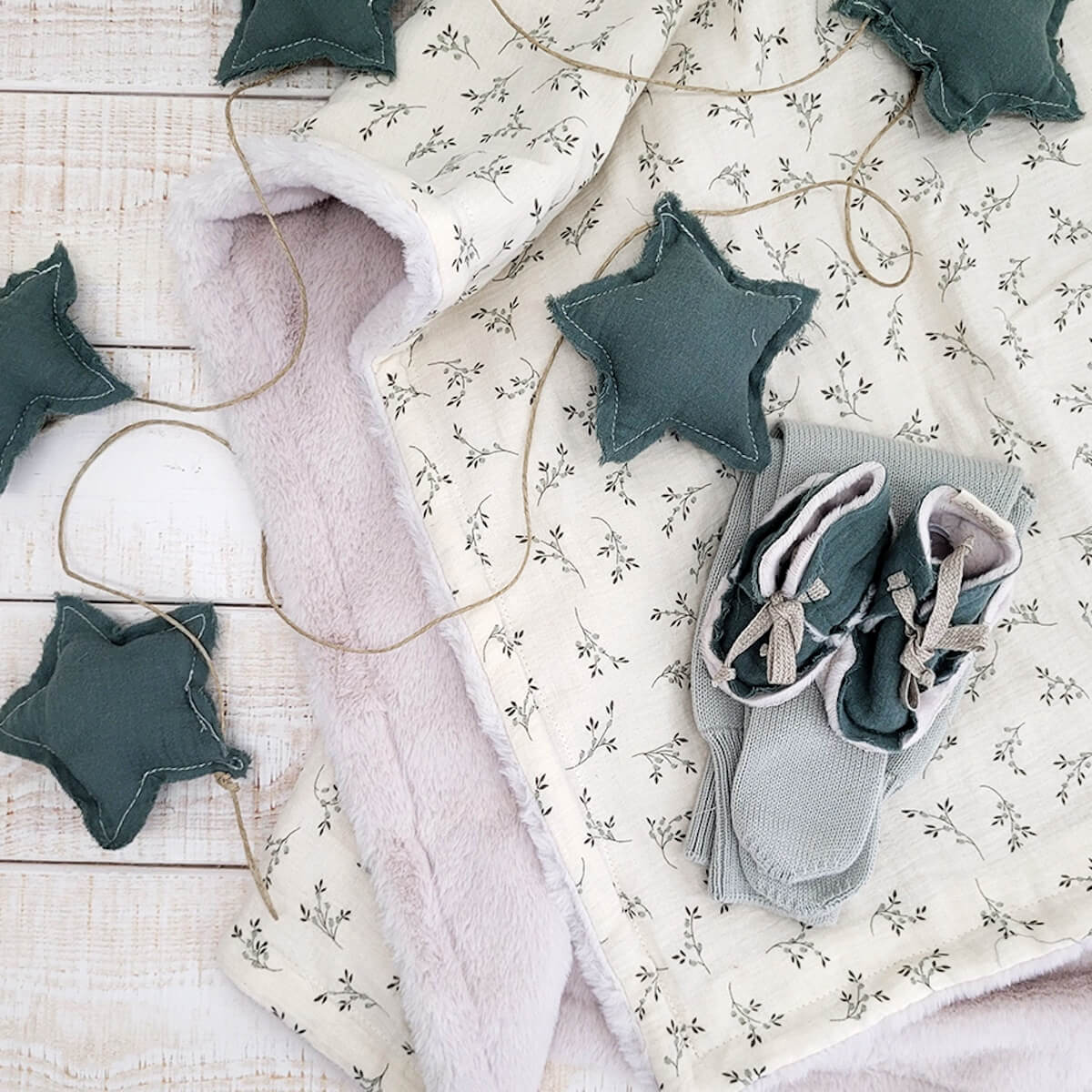 Couverture POLAIRE XL Babyshower olive bloom