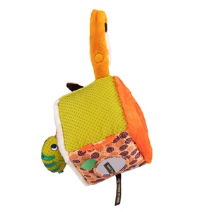 Cube d'activités en tissu DANS LA JUNGLE Moulin Roty