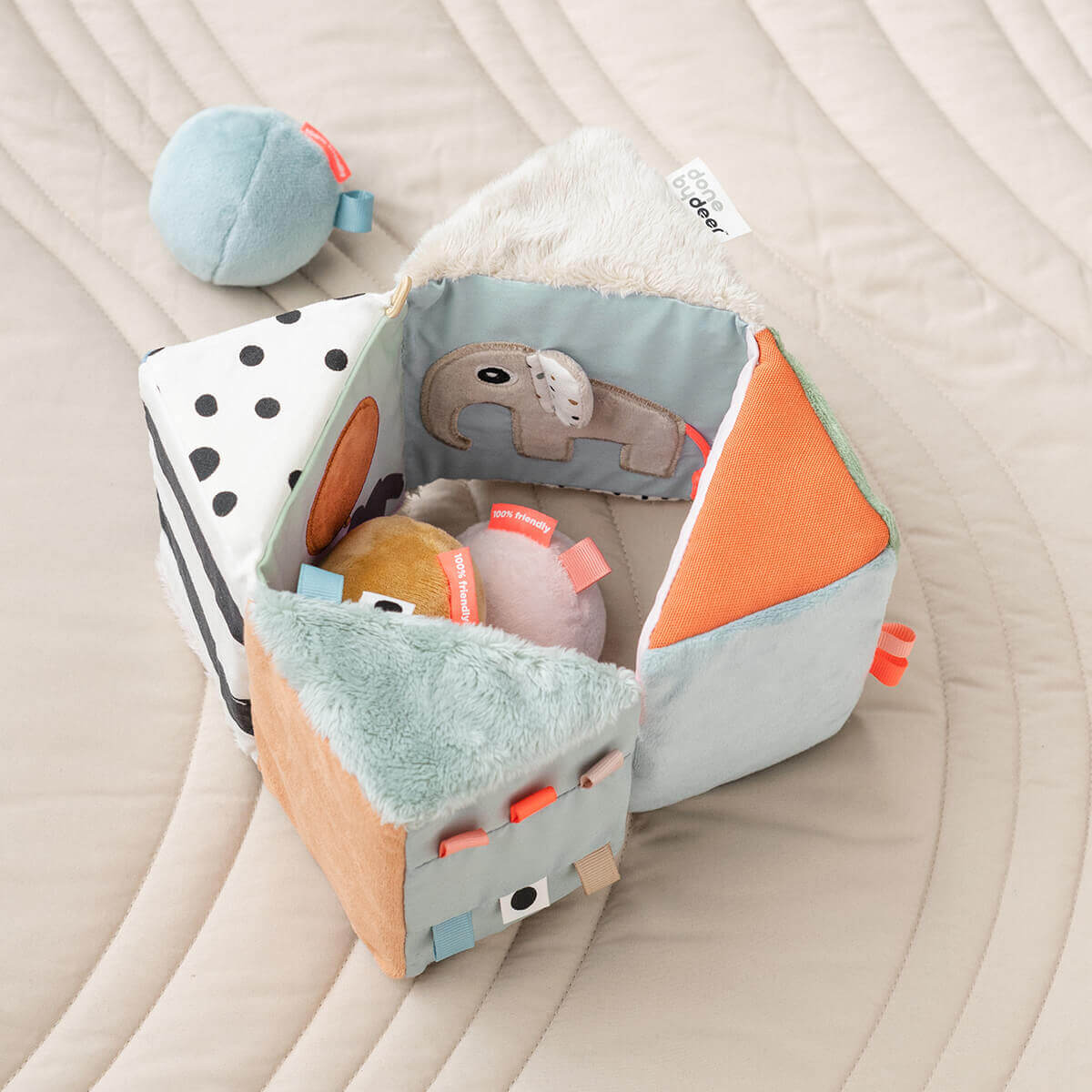 Cube premier âge DEER FRIENDS Done by Deer Colour mix