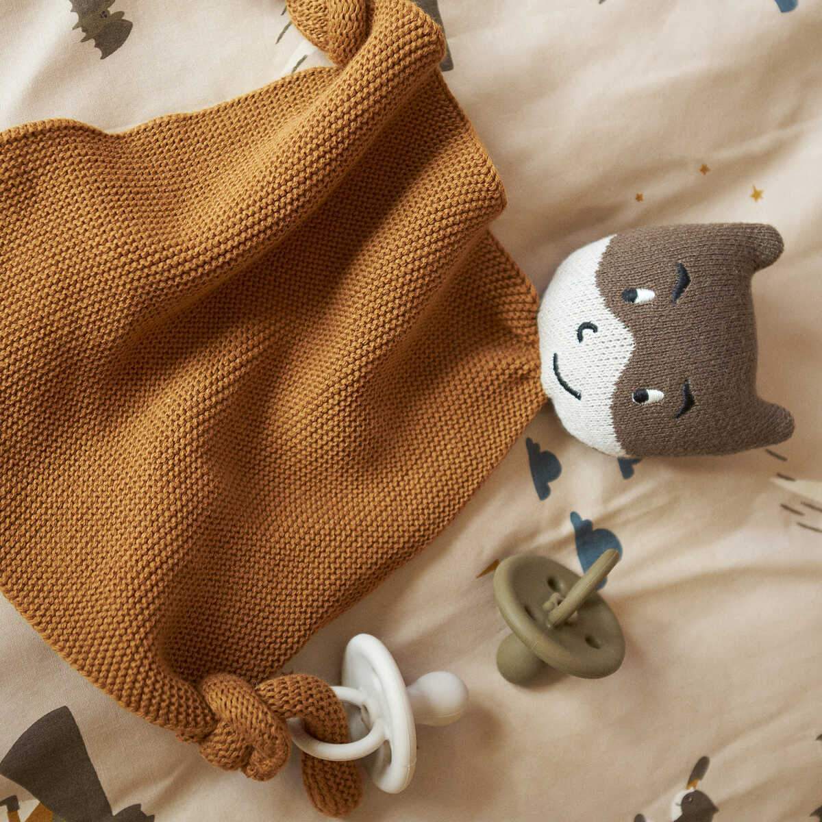 Doudou ALFIE Liewood Superhero-golden caramel