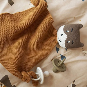 Doudou ALFIE Liewood Superhero-golden caramel