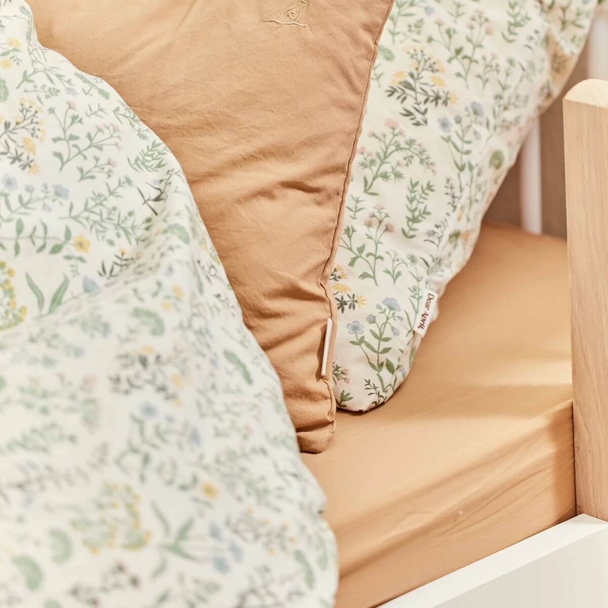 Drap housse 68x168x12cm Dear April Sandy Feet