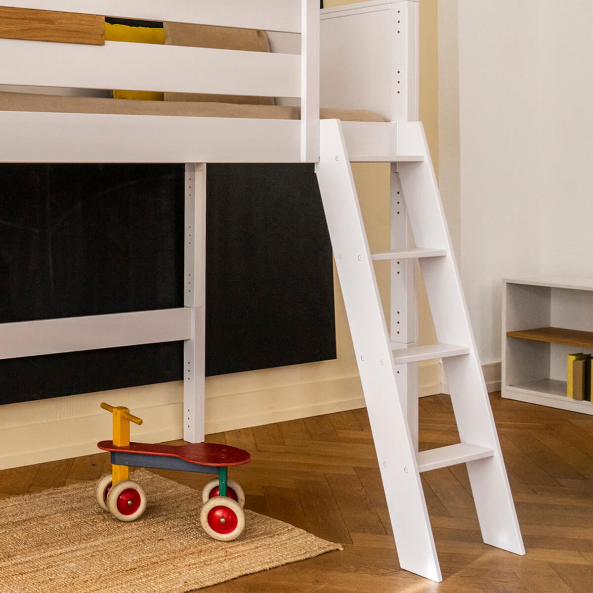 Échelle grande KASVA hêtre laqué blanc