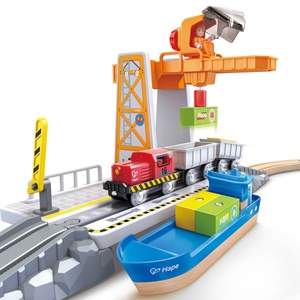 Ensemble de fret maritime et ferroviaire Hape
