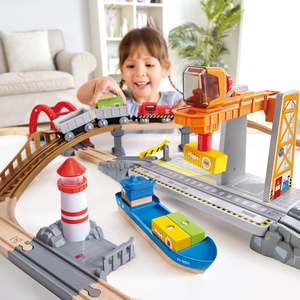 Ensemble de fret maritime et ferroviaire Hape
