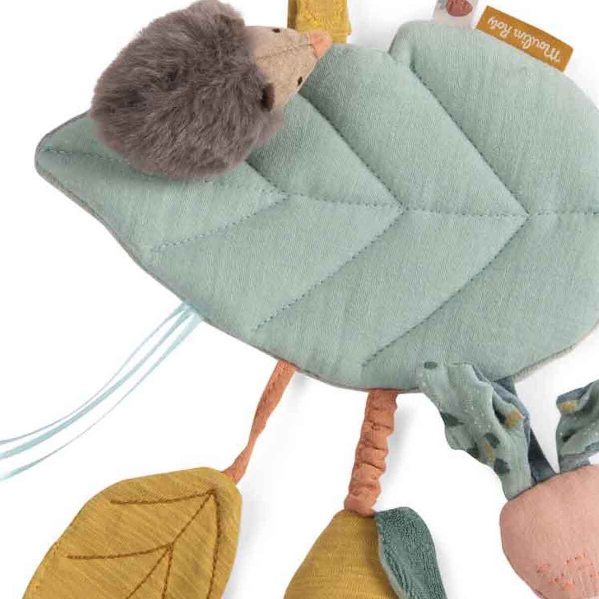 Feuille d'activités à suspendre TROIS PETITS LAPINS Moulin Roty