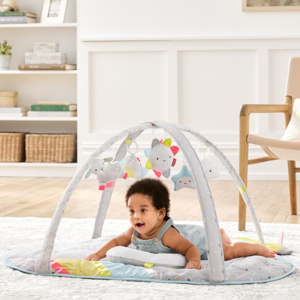 Gimnasio bebé NUBE actividades Skip Hop