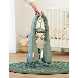 Gimnasio Infantil Tiny farm Done by Deer verde