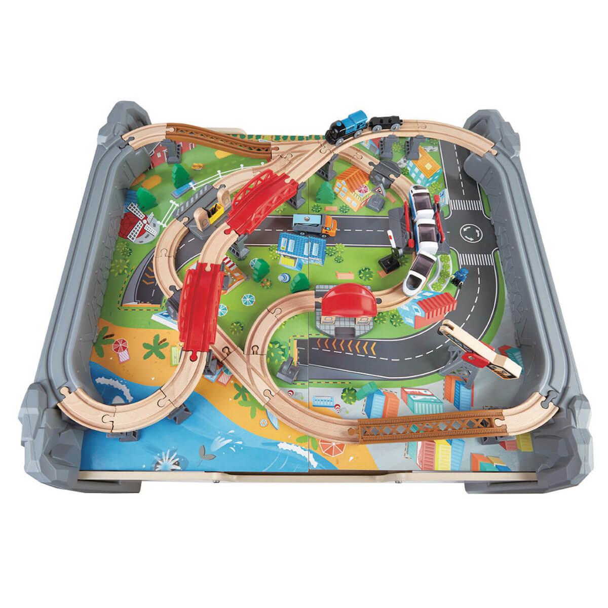 Grand circuit de train avec table de jeu Hape