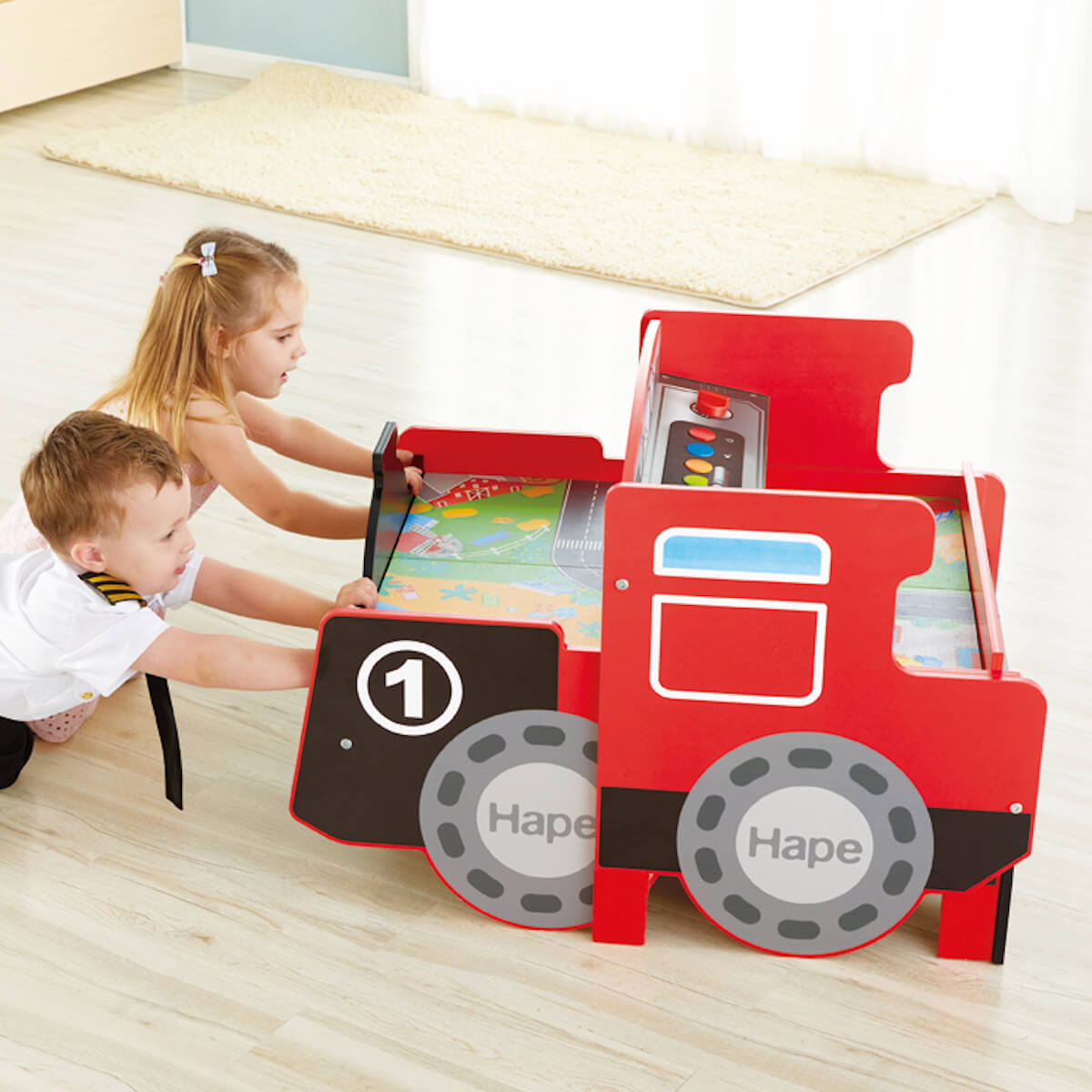 Grand circuit de train avec table LOCOMOTIVE Hape