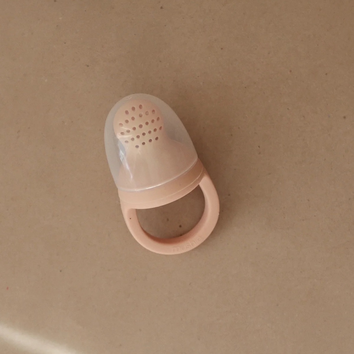Grignoteur bébé 2pc Mushie Blush
