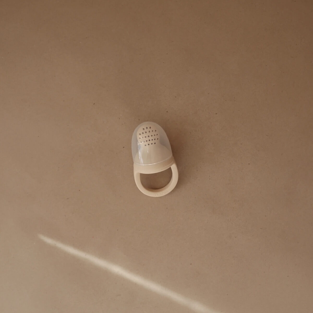 Grignoteur bébé 2pc Mushie silicona solid shifting Sand 4,5x6,3x7,6cm