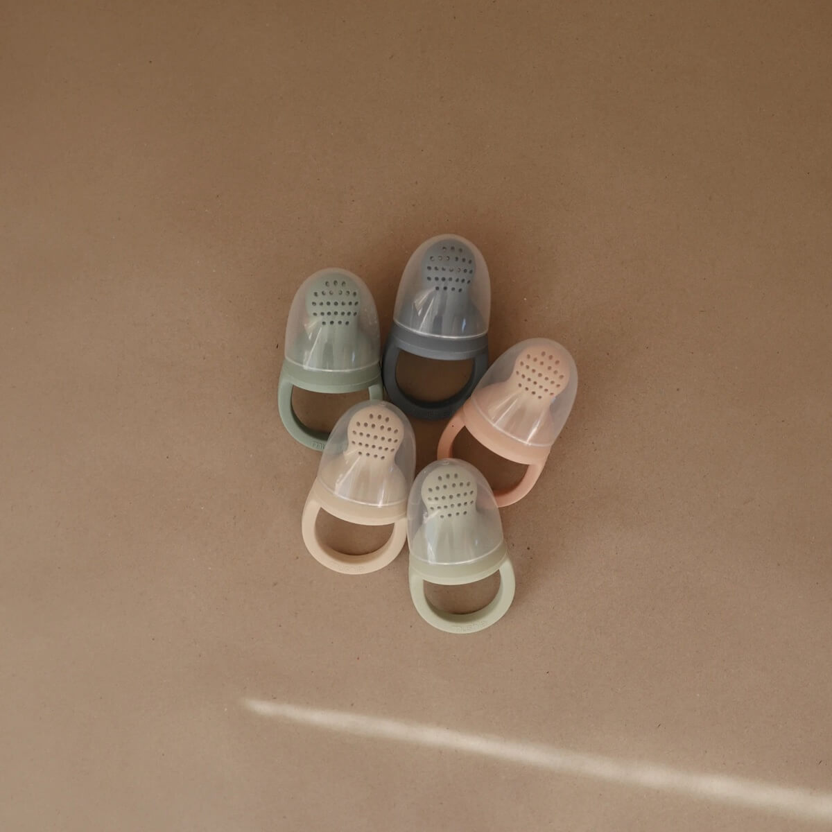 Grignoteur bébé 2pc Mushie silicona solid tradewinds 4,5x6,3x7,6cm