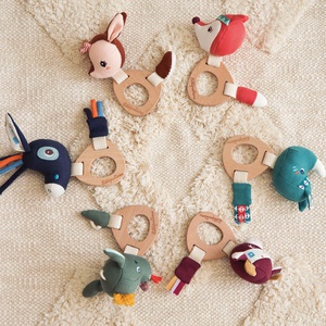 Hochet en bois JOE Lilliputiens