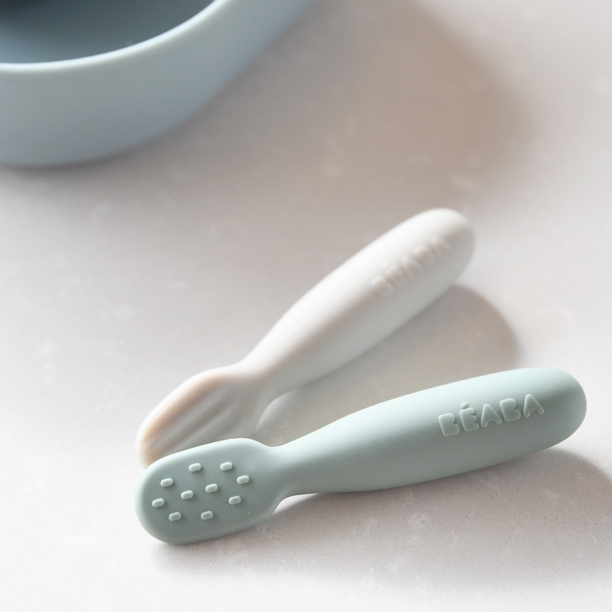 Jeu de 2 pré-cuillères en silicone Beaba vert gris