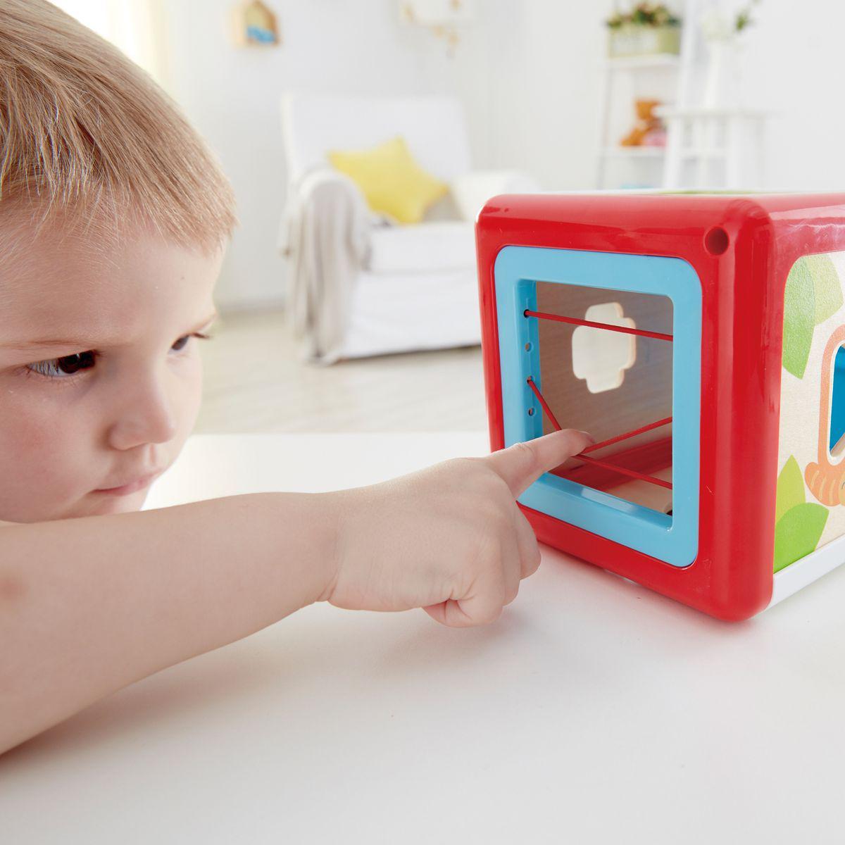 Jeu éveil formes SHAPE SORTING Hape