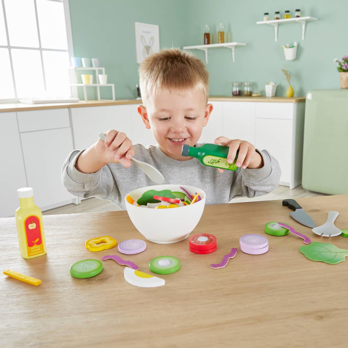 Jeu imitation plateau de salade Hape