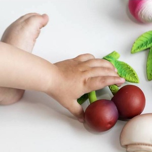 Jouet à mordiller MERY THE CHERRY Oli&Carol