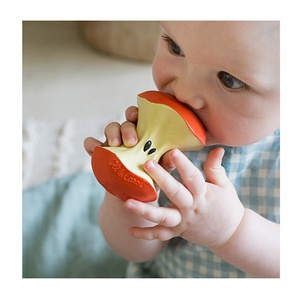 Jouet à mordiller PEPA THE APPPLE Oli and Carol