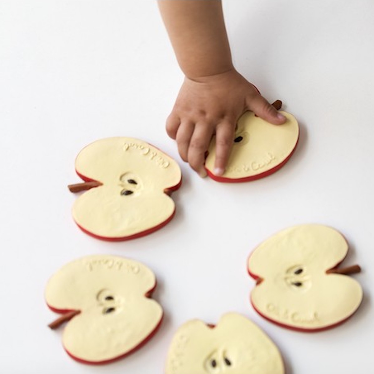 Jouet à mordiller PEPITA THE APPLE Oli&Carol