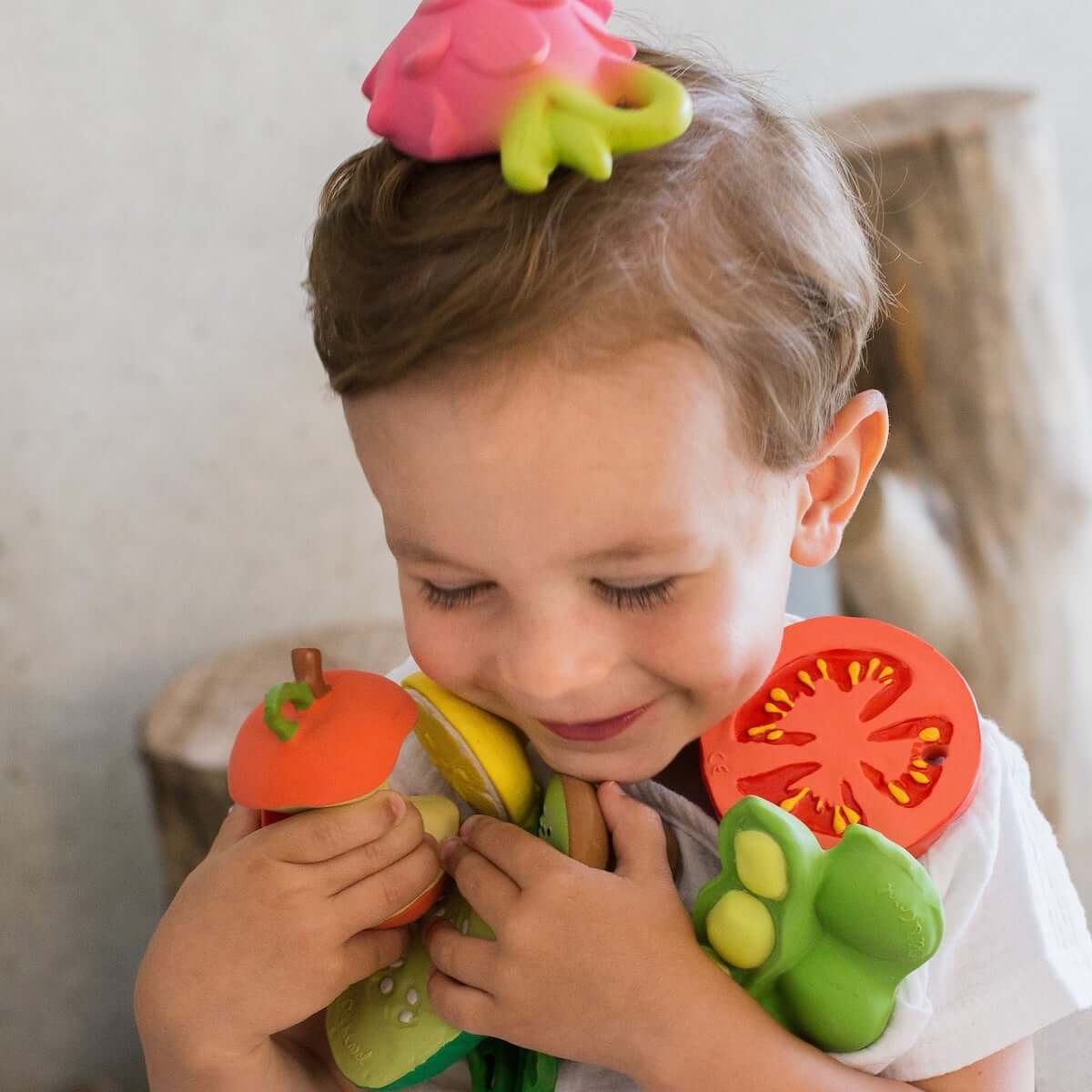 Jouet à mordiller RENATO THE TOMATO Oli and Carol