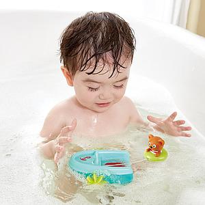 Jouets de bain bateau et sa bouée Hape