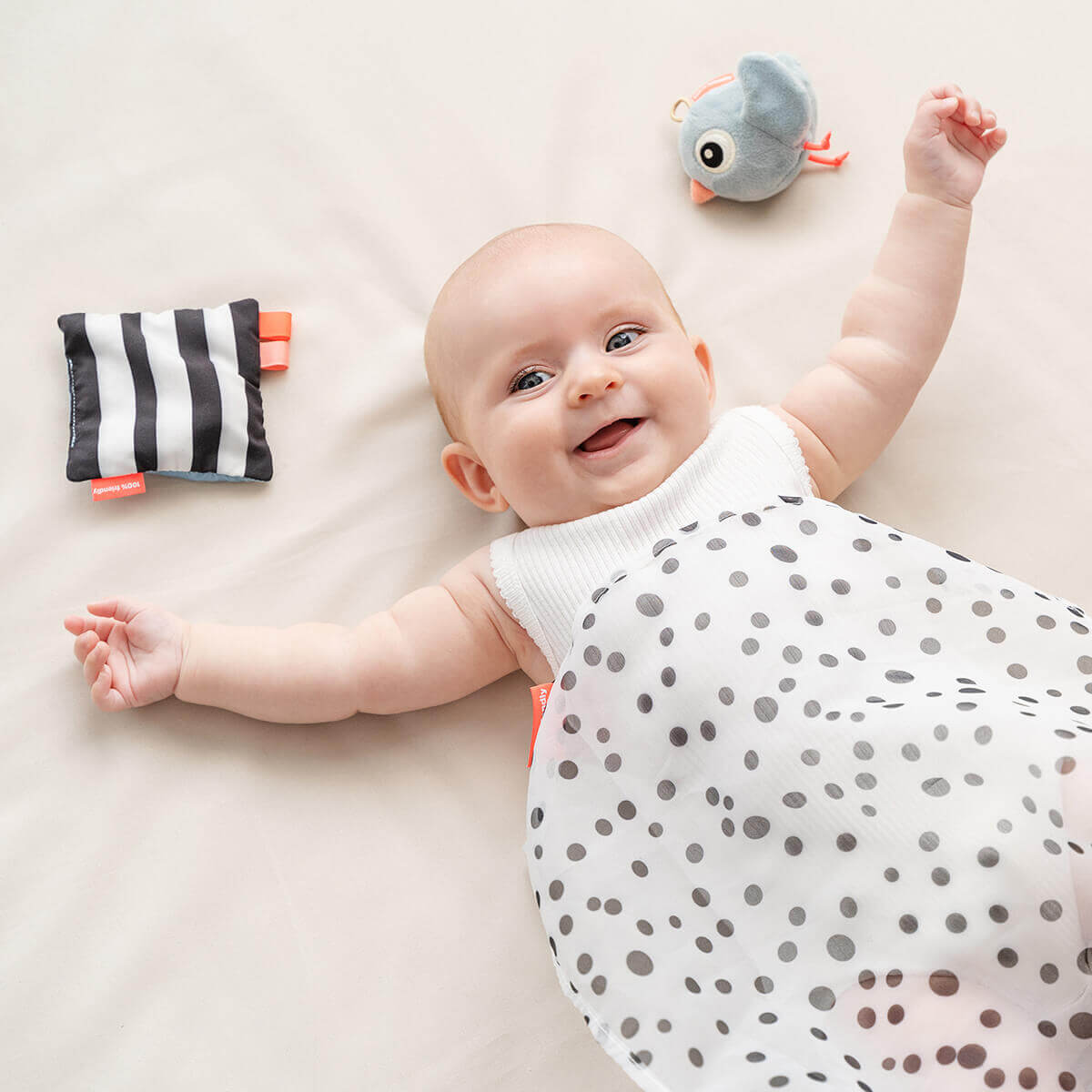 Jouets d’éveil sensoriel BIRDEE Done by Deer Blue