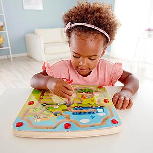 Labyrinthe CONSTRUCTION ET CHIFFRES Hape